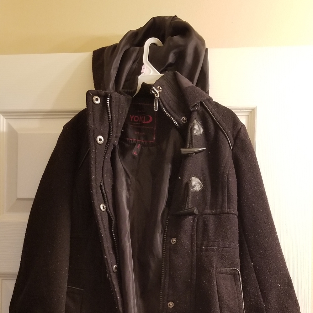 Girl's Coat with a detachable Hood